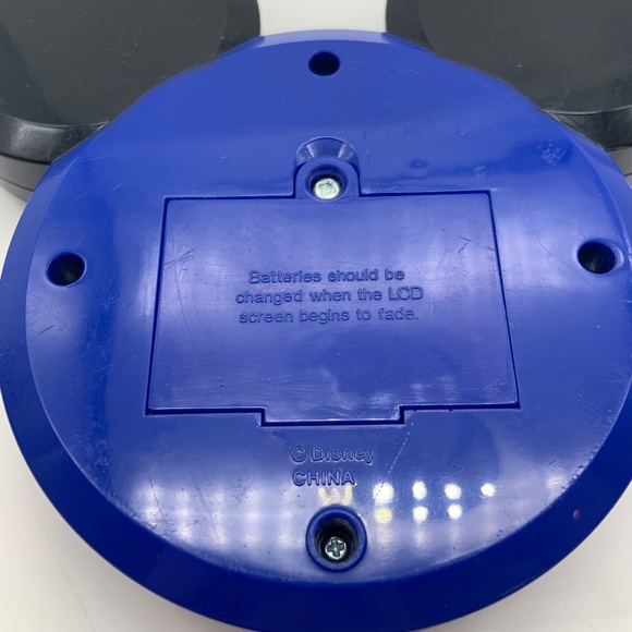 Disney The Wonderful World of Disney Character Trivia Electronic Handheld Game - Picture 13 of 14